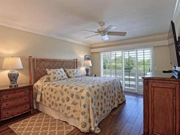 Sanibel 3 Bedroom Condo Sleeps 6 Partial Gulf View & Pool