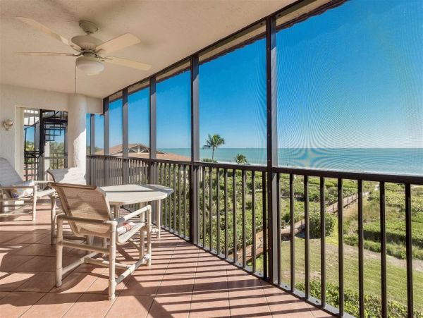 Beachfront Three Bedroom Penthouse in Sanibel