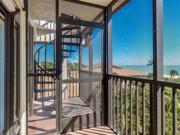 Beachfront Three Bedroom Penthouse in Sanibel