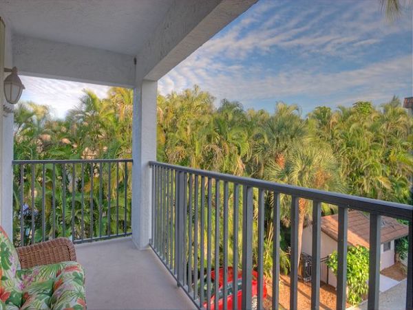 Beachfront Three Bedroom Penthouse in Sanibel