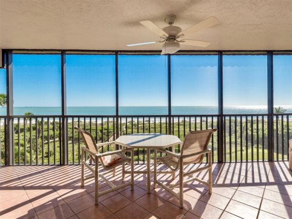 Beachfront Three Bedroom Penthouse in Sanibel