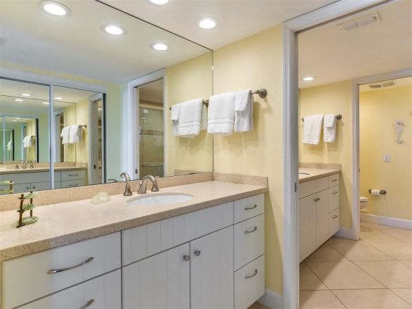 Beachfront Three Bedroom Penthouse in Sanibel