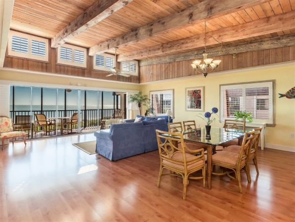 Beachfront Three Bedroom Penthouse in Sanibel