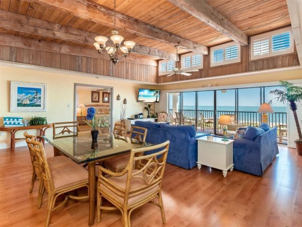 Beachfront Three Bedroom Penthouse in Sanibel