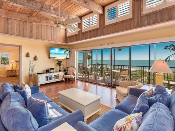 Beachfront Three Bedroom Penthouse in Sanibel