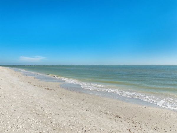 Beachfront Three Bedroom Penthouse in Sanibel