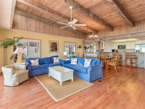 Beachfront Three Bedroom Penthouse in Sanibel