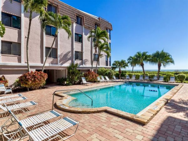 Beachfront Three Bedroom Penthouse in Sanibel