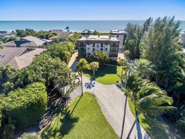 Beachfront Three Bedroom Penthouse in Sanibel