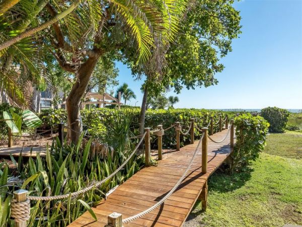 Beachfront Three Bedroom Penthouse in Sanibel