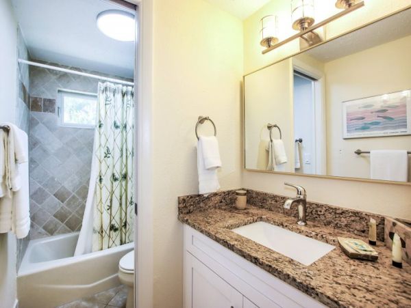 Two Bedroom Walk to Beach Vacation Condo in Sanibel