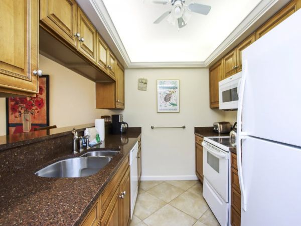 Two Bedroom Walk to Beach Vacation Condo in Sanibel