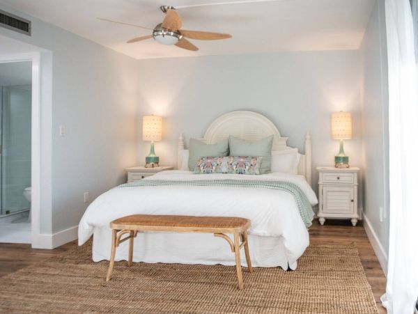 Sanibel Vacation Beach Condo with Communal Pool Sleeps 6
