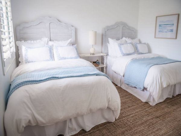 Sanibel Vacation Beach Condo with Communal Pool Sleeps 6