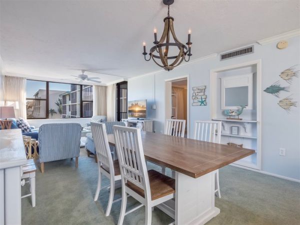 Beachfront Two Bedroom Vacation Condo in Sanibel