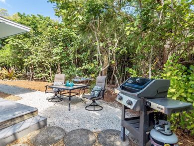 Sanibel Vacation Duplex Sleeps 6 Guests Walk to Beach Sanibel Vacation Duplex Sleeps 6 Guests Walk to Beach