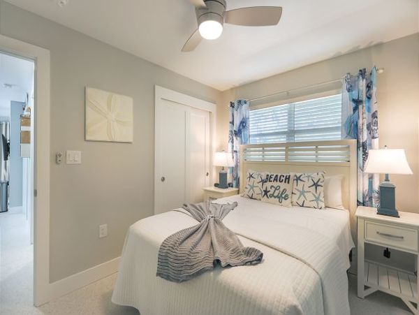 New Arrival Wow Amazing Cottage Great Location Updated!