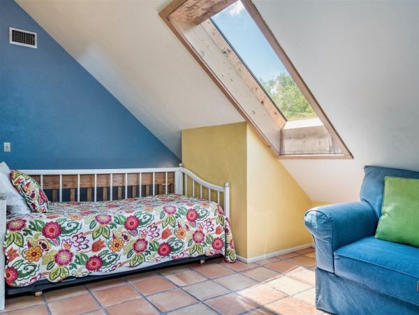 Sanibel Four Bedroom Family Home with Caged Pool  Sleeps 10