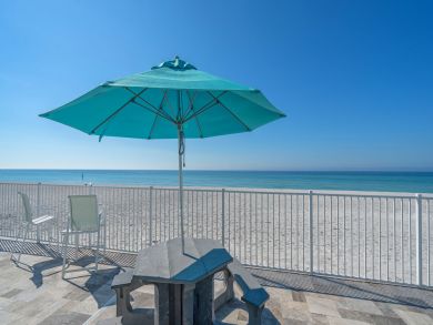 2 Bedroom Vacation Condo in Longboat Key Located on Beach