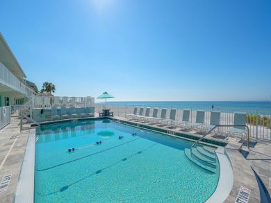 2 Bedroom Vacation Condo in Longboat Key Located on Beach