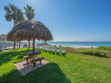 2 Bedroom Vacation Condo in Longboat Key Located on Beach