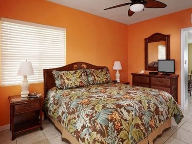 2 Bedroom Vacation Condo in Longboat Key Located on Beach