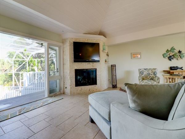 Sanibel Vacation Pool Home Three Bedroom Lake Views