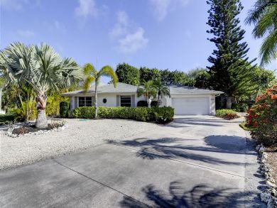 HUGE POOL and Excellent Location HUGE POOL and Excellent Location