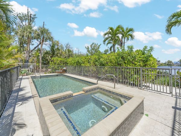 Sanibel Island Vacation Rental | Luxury 4-Bedroom Beach Home with Pool & Lake Views