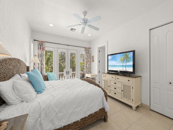 Sanibel Island Vacation Rental | Luxury 4-Bedroom Beach Home with Pool & Lake Views