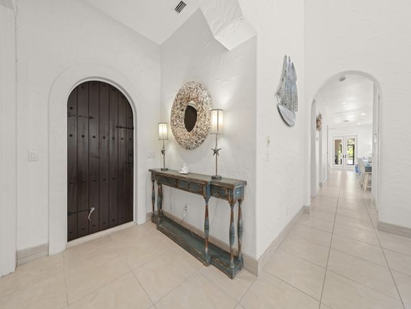 Sanibel Island Vacation Rental | Luxury 4-Bedroom Beach Home with Pool & Lake Views