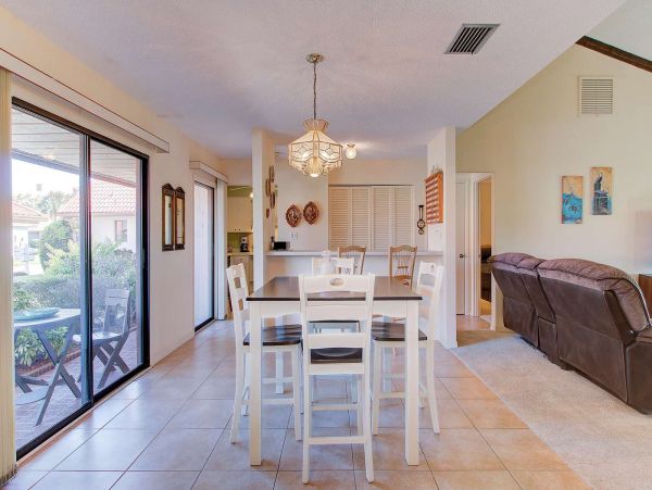 Sarasota Vacation Condo With Communal Pool Sleeps 4 Guests