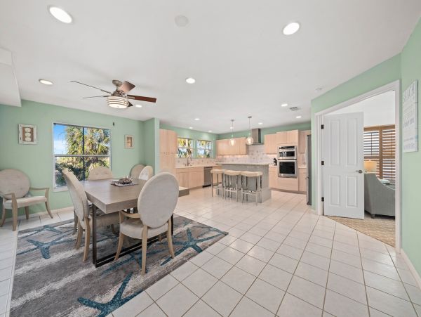 Sanibel Island Luxury Vacation Rental  Gulf Coast Pool Home Near the Beach