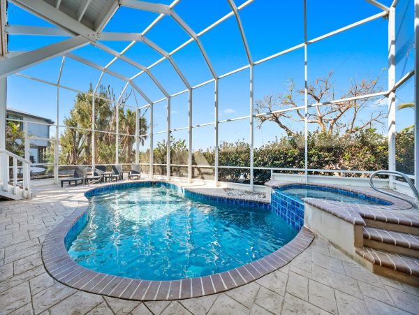Sanibel Island Luxury Vacation Rental  Gulf Coast Pool Home Near the Beach