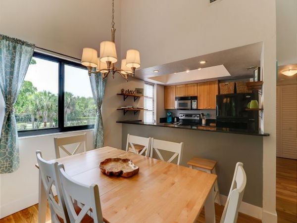 Sanibel Vacation Duplex Three Bedroom Walk to Beach