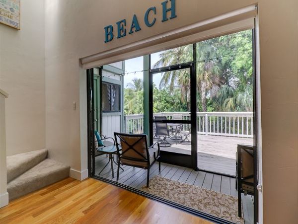 Sanibel Vacation Duplex Three Bedroom Walk to Beach