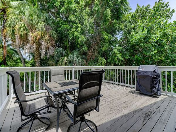 Sanibel Vacation Duplex Three Bedroom Walk to Beach