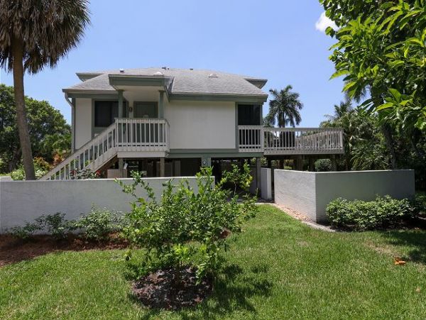Sanibel Vacation Duplex Three Bedroom Walk to Beach