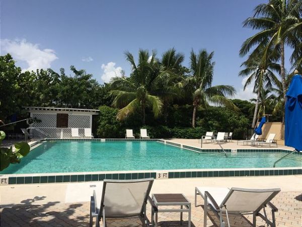 Sanibel Vacation Duplex Three Bedroom Walk to Beach