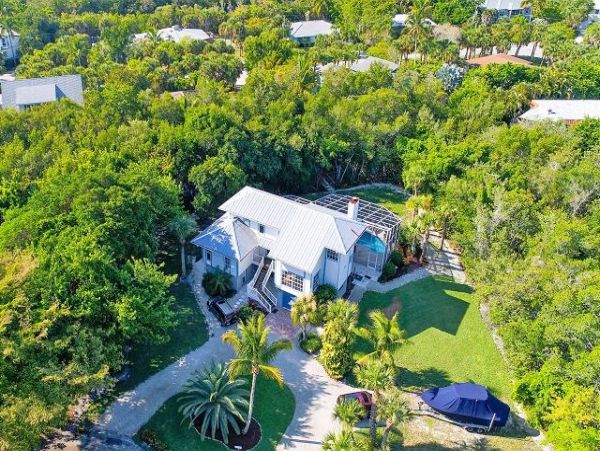 Short Walk to Beach Sanibel Vacation Pool Home Sleeps Six