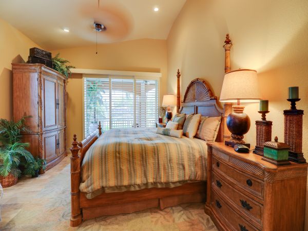 Short Walk to Beach Luxury Sanibel Vacation Caged Pool Home