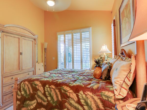 Short Walk to Beach Luxury Sanibel Vacation Caged Pool Home