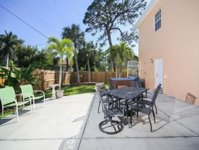 Sarasota 4 Bedroom Vacation Home with Hot Tub