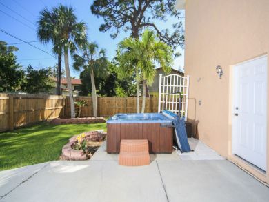 Sarasota 4 Bedroom Vacation Home with Hot Tub