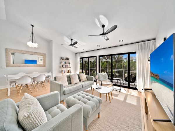 Charming Sanibel Island retreat with Private Pool & Easy Beach Access