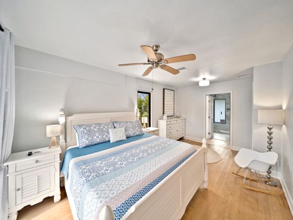 Charming Sanibel Island retreat with Private Pool & Easy Beach Access