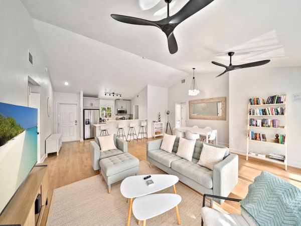Charming Sanibel Island retreat with Private Pool & Easy Beach Access