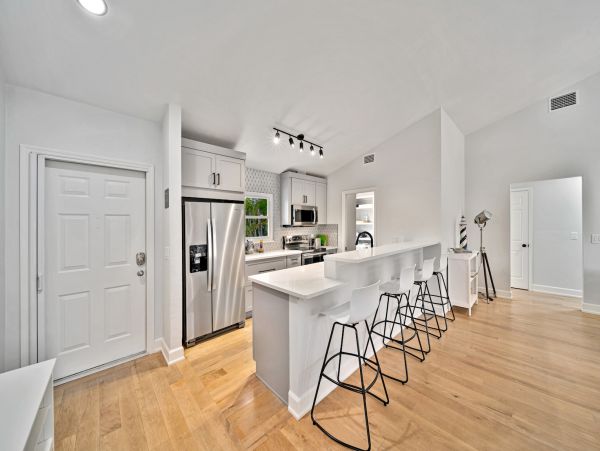 Charming Sanibel Island retreat with Private Pool & Easy Beach Access