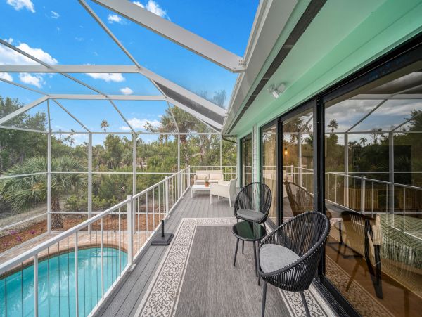 Charming Sanibel Island retreat with Private Pool & Easy Beach Access