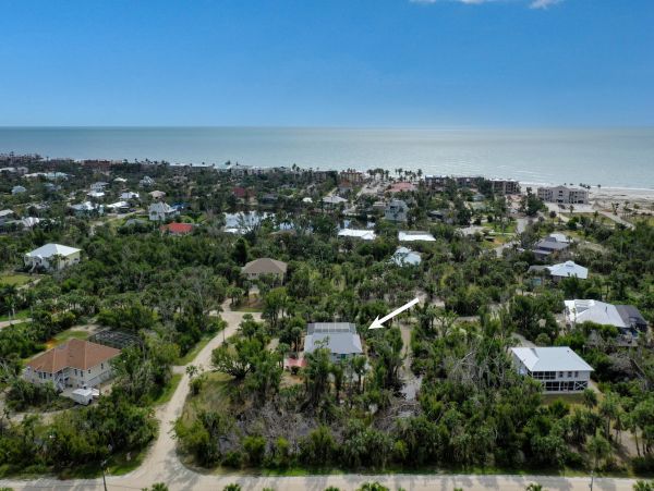 Charming Sanibel Island retreat with Private Pool & Easy Beach Access